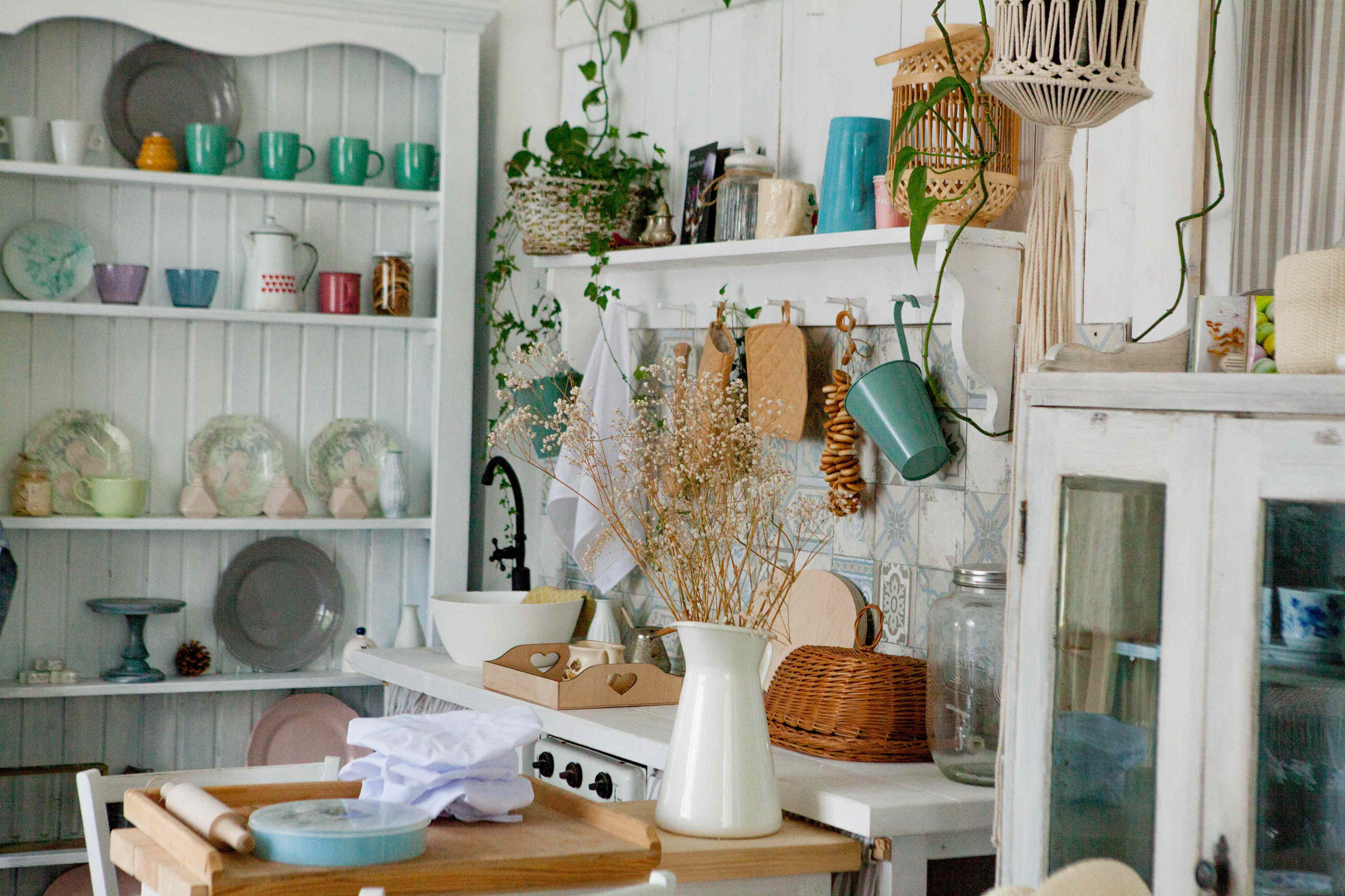 Cottage Kitchens Are Trending—Here’s How to Bring the Cozy Look Home