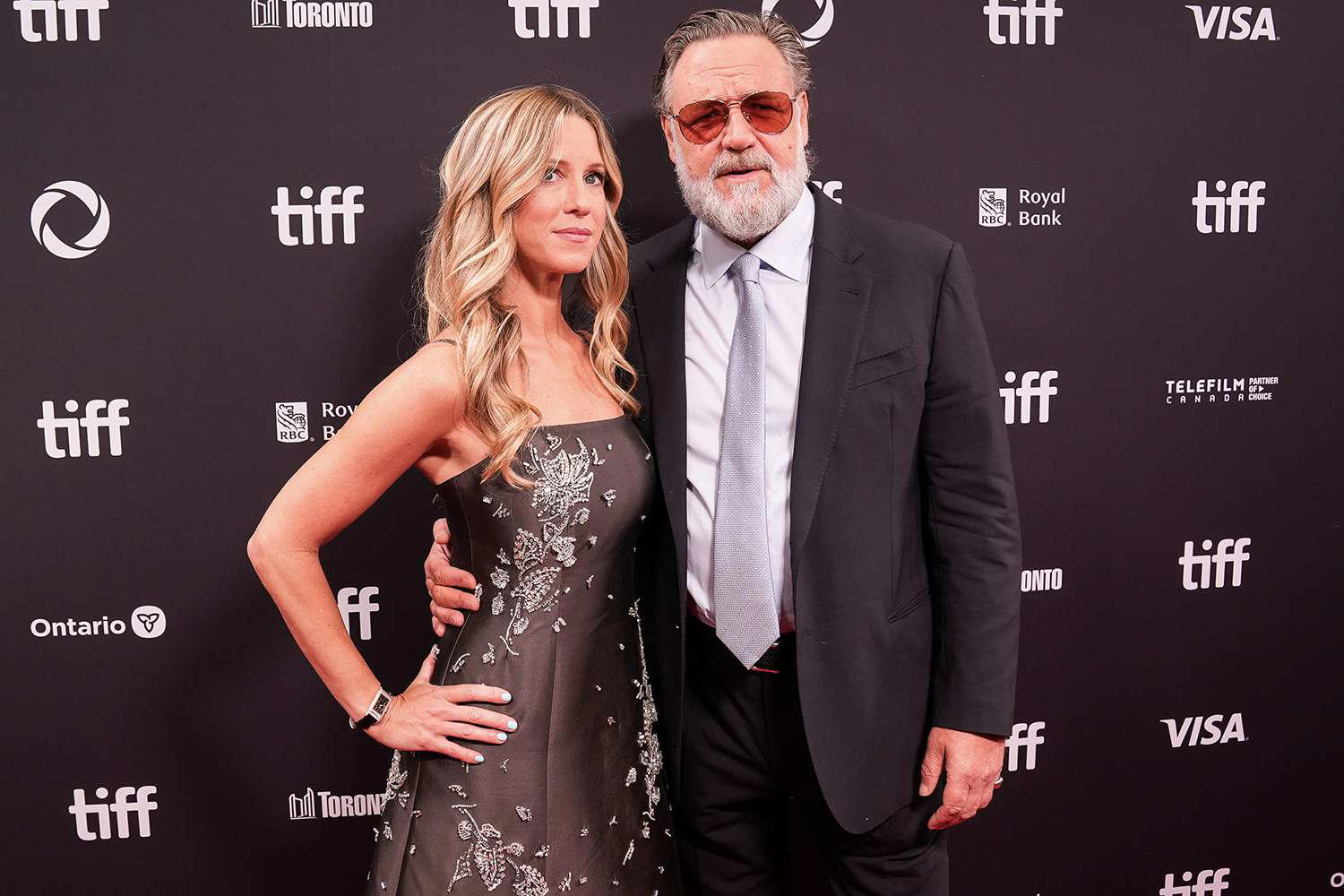 Russell Crowe and Girlfriend Britney Theriot Make Rare Red Carpet Russell Crowe and Girlfriend Britney Theriot Make Rare Red Carpet