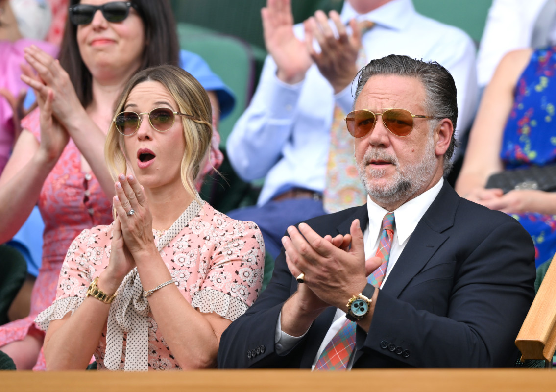 Russell Crowe, 61, and His Fiancée, Britney Theriot, 33, Dazzle on the ...