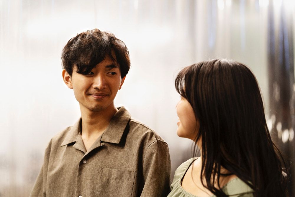 6 Tanda Halus yang Mengungkap Perasaan Sama dari Orang yang Kau Sukai, Menurut Psikologi