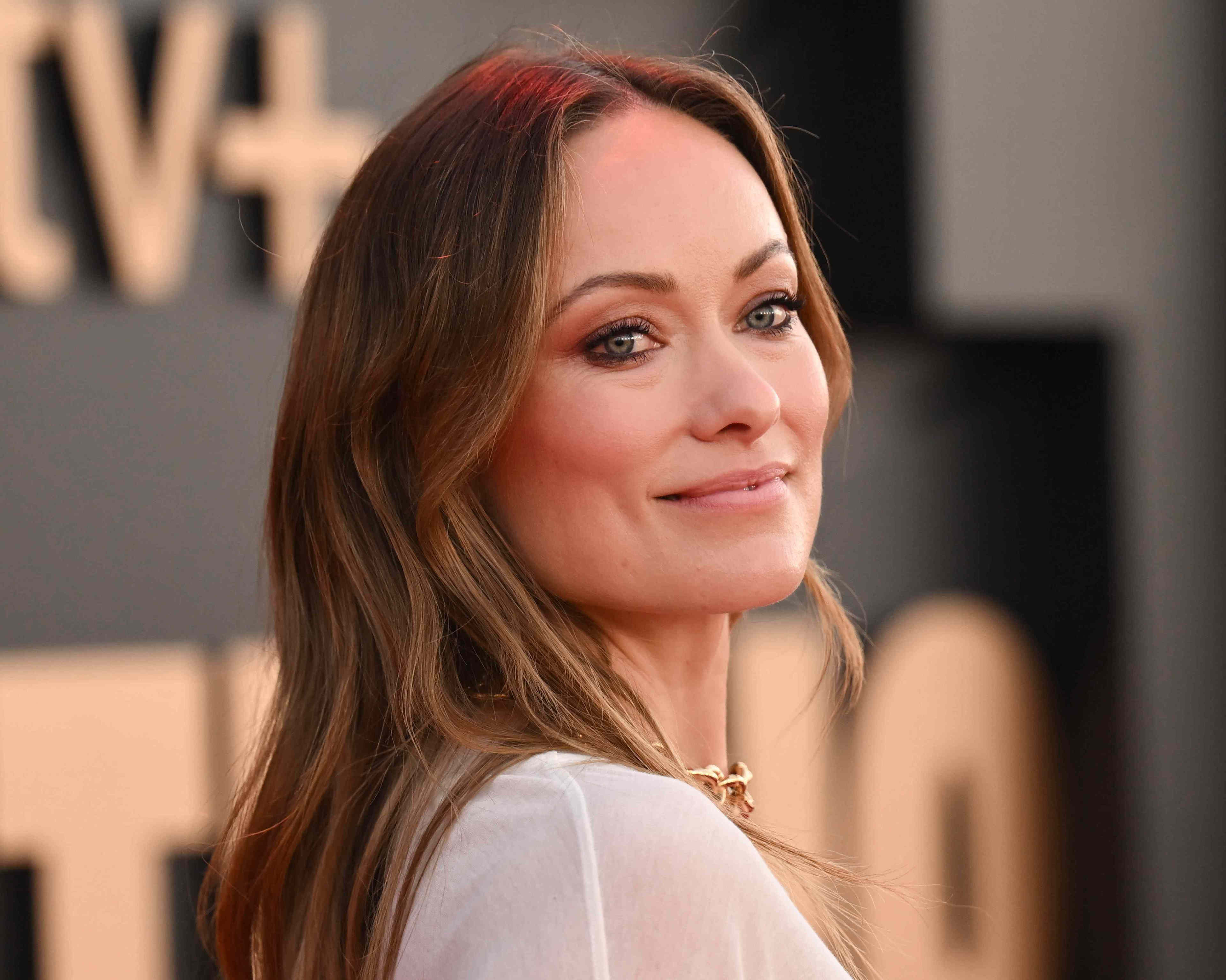 Olivia Wilde Spotted Kissing Caspar Jopling, Elle Goulding's Ex-Husband