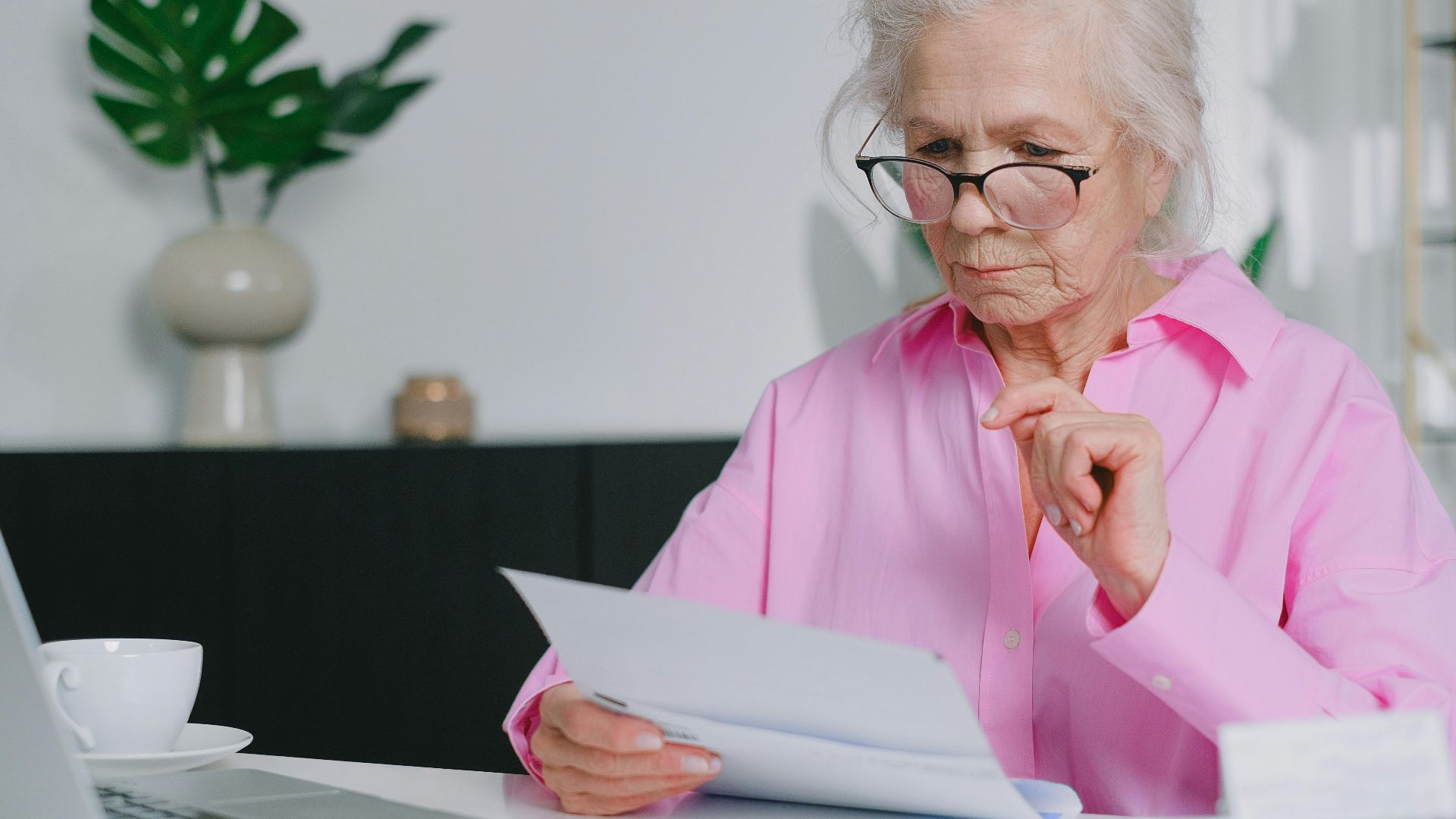 10 Devastating Drawbacks Of Working Past Retirement Age & 10 Serious Pros
