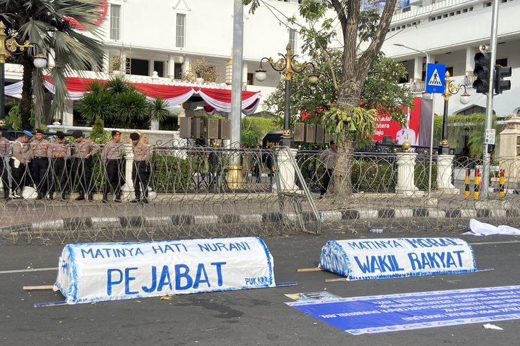 Mengapa Pejabat Tidak Mundur Meski Dianggap Gagal? Ini Penjelasan Ahli Psikologi dan Sosiolog