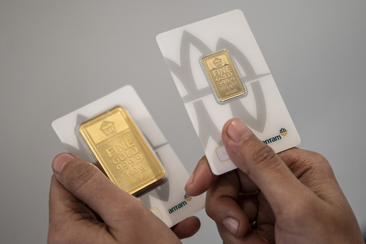 AA1M9www Emas Melonjak, Harga Naik Jadi Rp 2,30 Juta per Gram di Antam dan Galeri