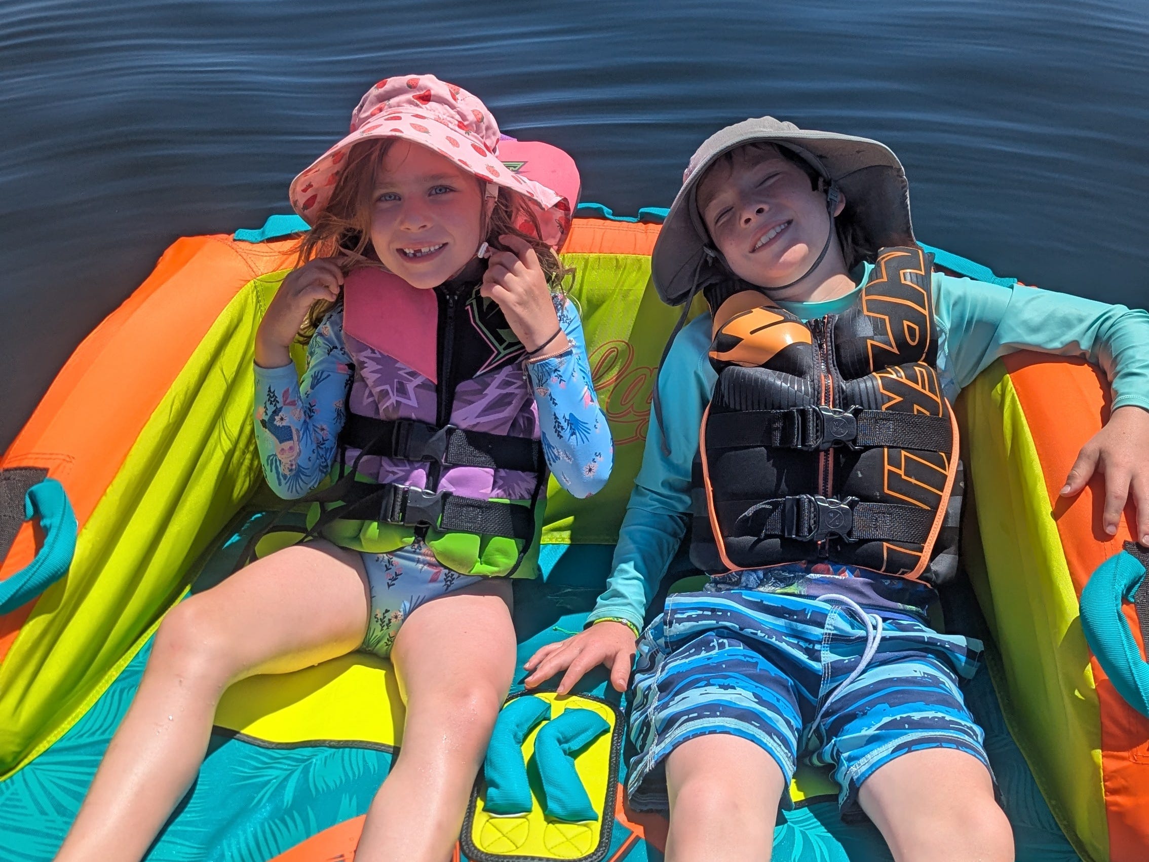 Die Autorin möchte die Unabhängigkeit ihrer beiden Kinder fördern.