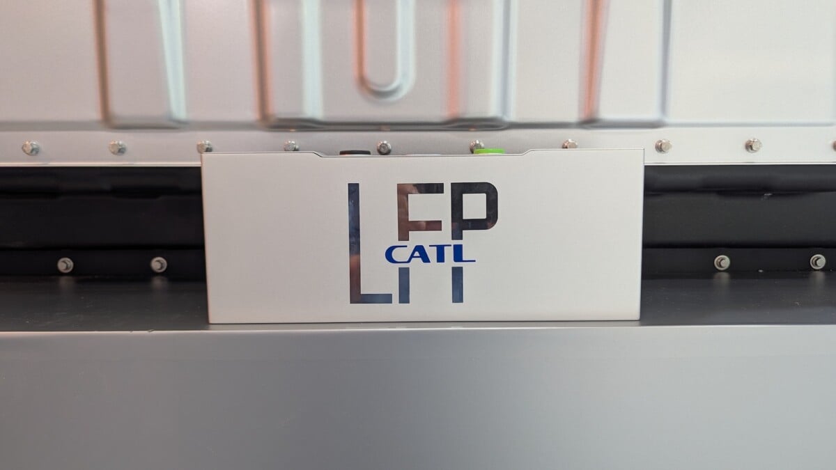 On a vu les impressionnantes batteries de voitures électriques qui durent 1 million de kilomètres et se rechargent en 10 minutes