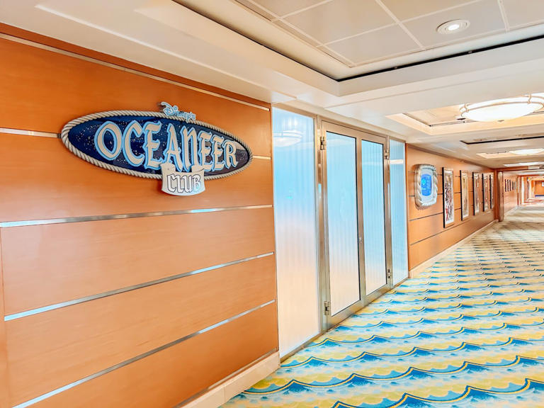 Disney Magic cruise ship guide