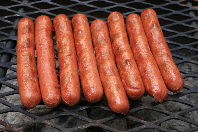 Hot Dogs During Pregnancy: First Trimester Safety Guide