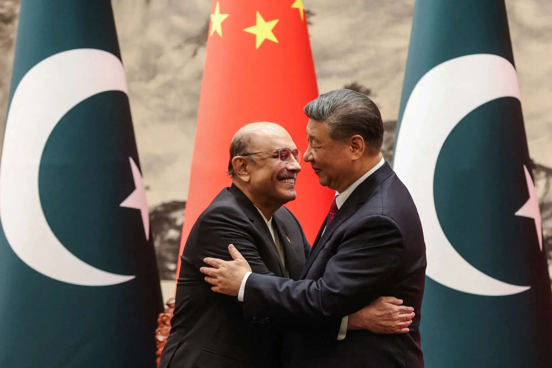 China throws open its secret military complex to Pak President Asif Ali Zardari