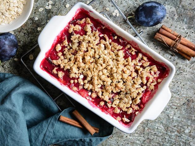 Einfacher Zwetschgen-Crumble: Das beste Rezept für den Herbst