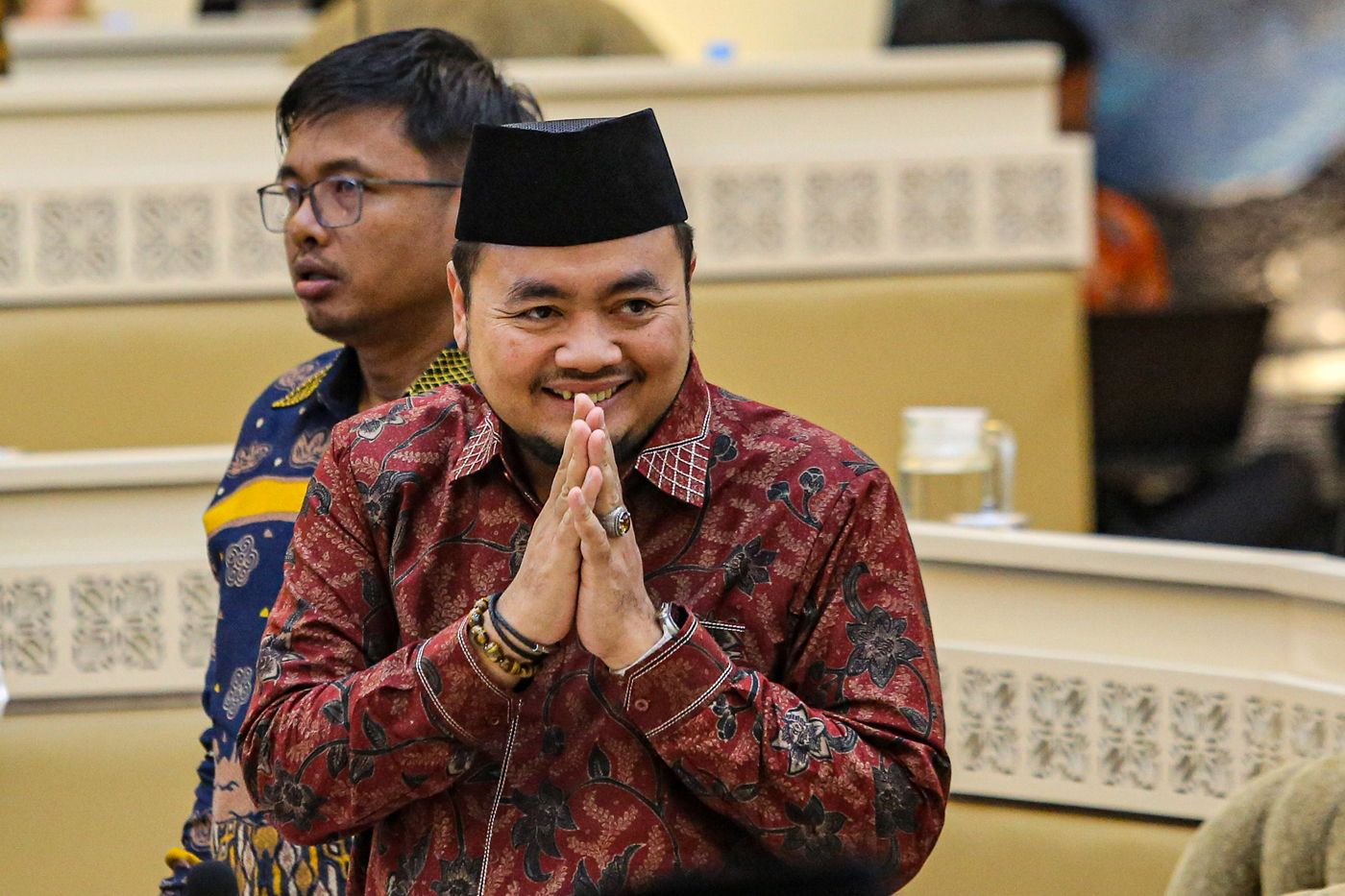Ketua KPU Mochammad Afifuddin mengikuti rapat kerja dan RDP dengan Komisi II DPR di Kompleks Parlemen, Senayan, Jakarta, Kamis (27/2/2025). (Salman Toyibi/Jawa Pos)
