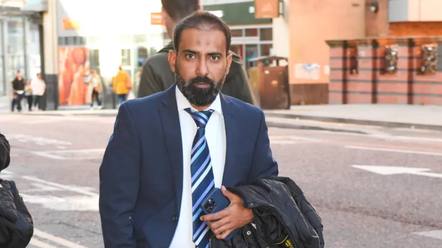 Dr Suhail Anjum left the operating theatre for eight minutes (Picture: Andy Kelvin / Kelvinmedia)