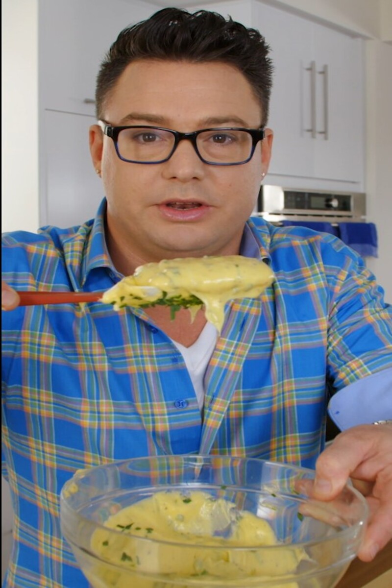 Máy xay sinh tố Béarnaise dễ dàng với chanh và ngải giấm