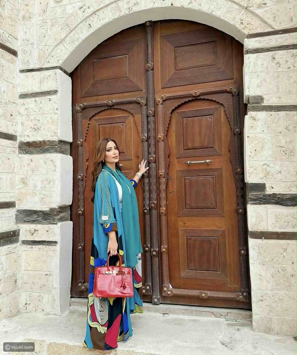 نسرين طافش بإطلالات جمالية لافتة في السعودية