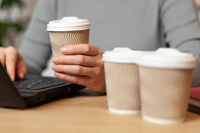 8 common symptoms of overconsuming caffeine