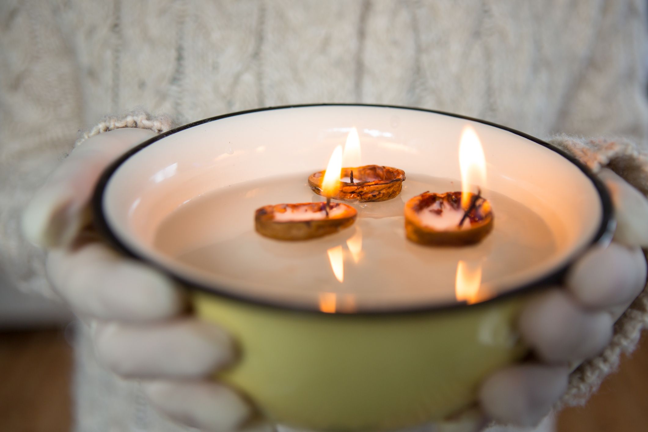 3 DIY Emergency Candles You Can Make With Household Items