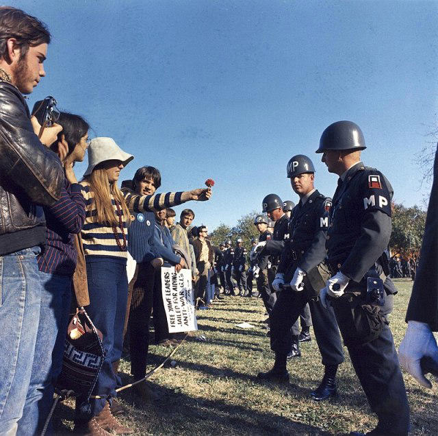 Protesto contra a guerra do Vietnã, nos EUA, Virginia, em 1967