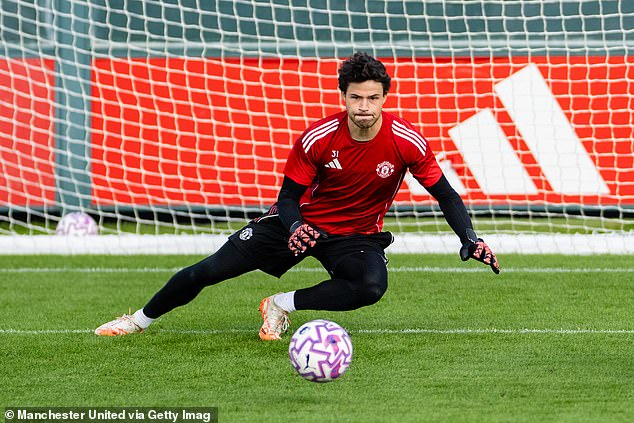 Man United veteran reveals how new signing Senne Lammens has already ' impressed' after £18.2m move