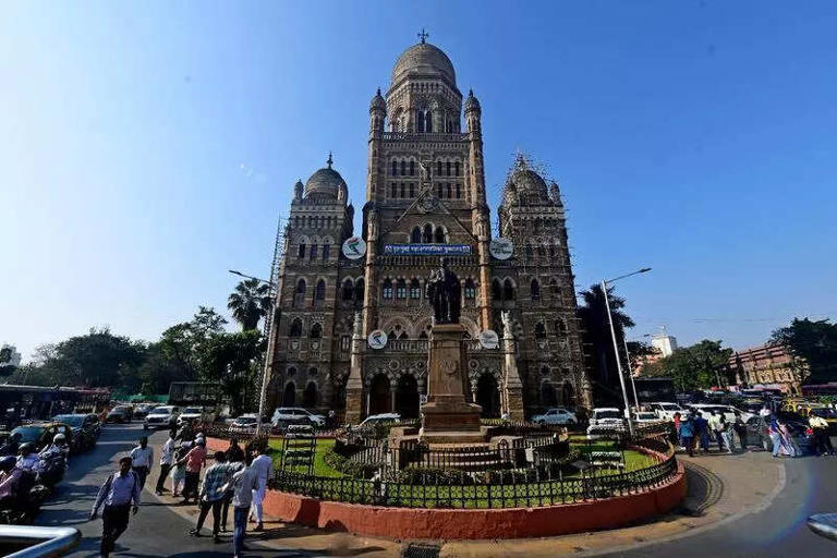 Mumbai infra projects: BMC outlines timelines for Bandra East skywalk, Bandra-Dharavi flyover, Worli connector
