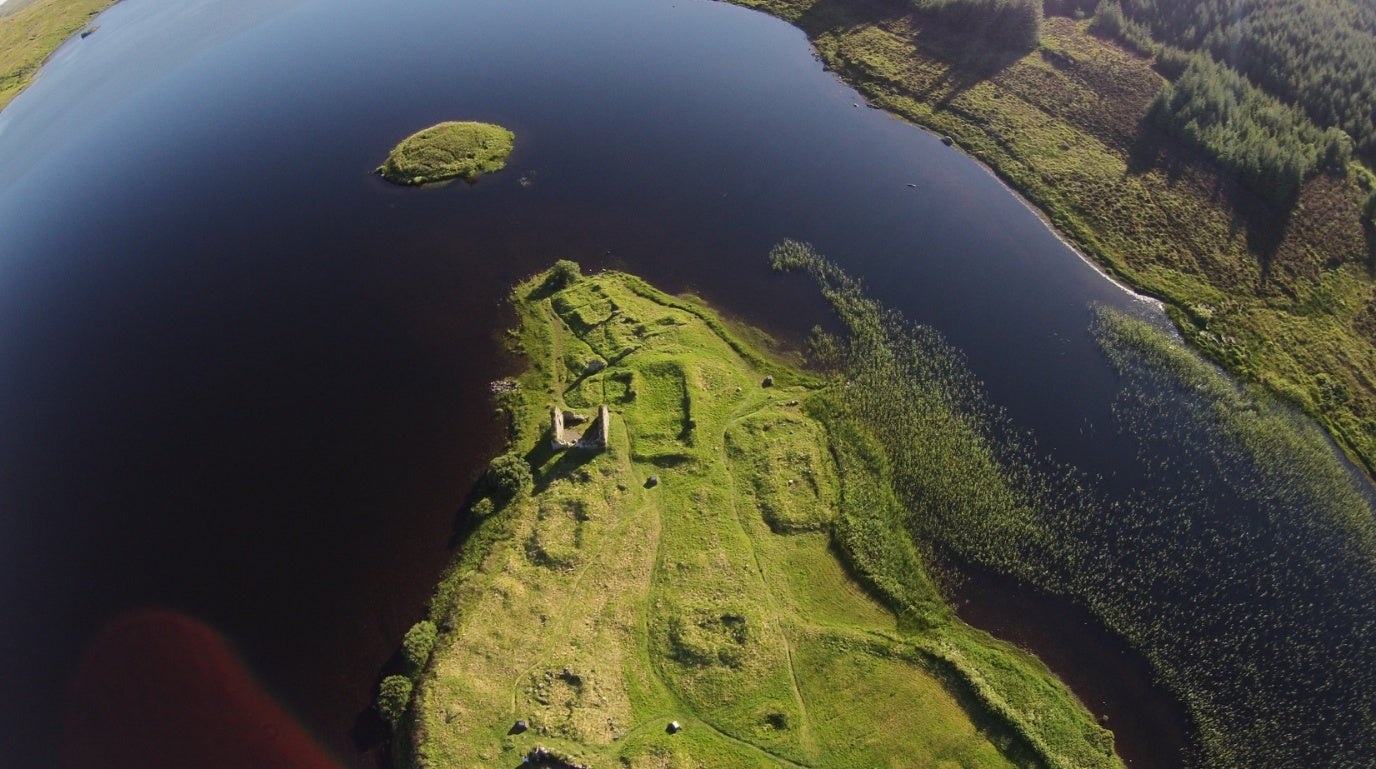 A drone photograph of Finlaggan (Open Virtual Worlds at University of St Andrews)