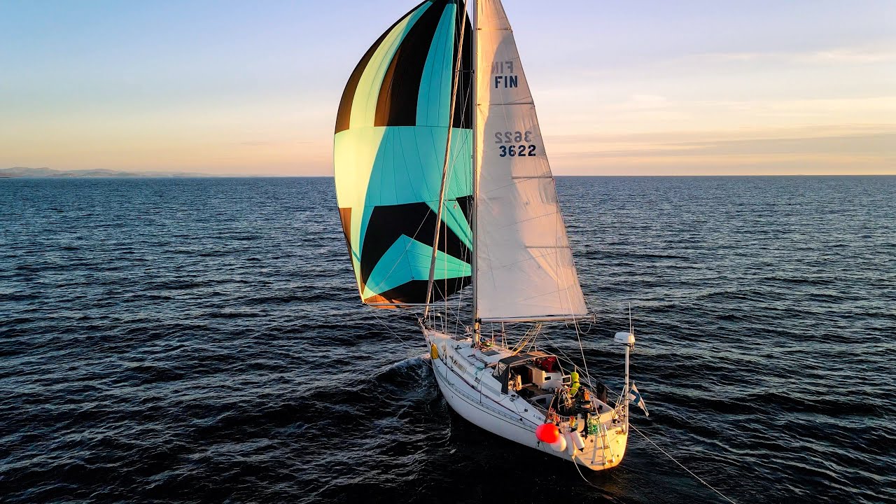 Efficient Spinnaker Handling During Shorthanded Coastal Cruising