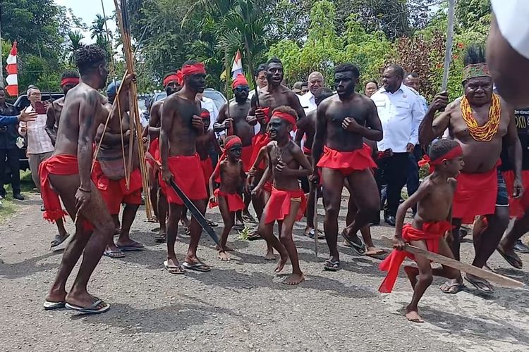 Menanti Kehadiran Anggota DPR dari Masyarakat Adat