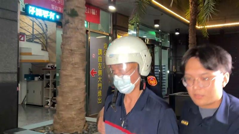 男花40萬「陰莖增大術」亡！檢警介入調查、死者家屬抵達殯儀館相驗