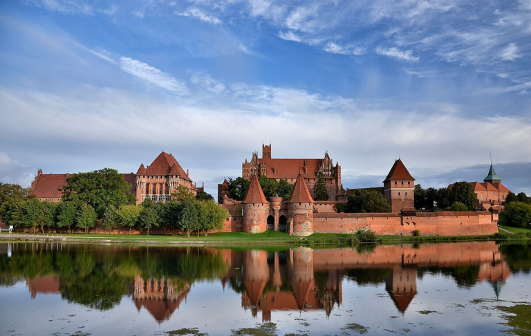 List of Largest Castles In The World