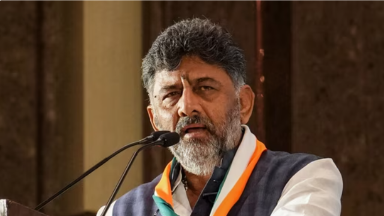 Can't Blackmail Government': DK Shivakumar Hits Back After CEO's Bengaluru  Road Pothole Complaint