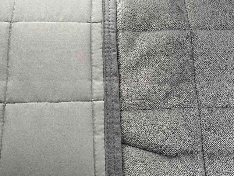 ワークマンの秋冬新作「敷パッド」があったかい♪大きさ＆ふかふか