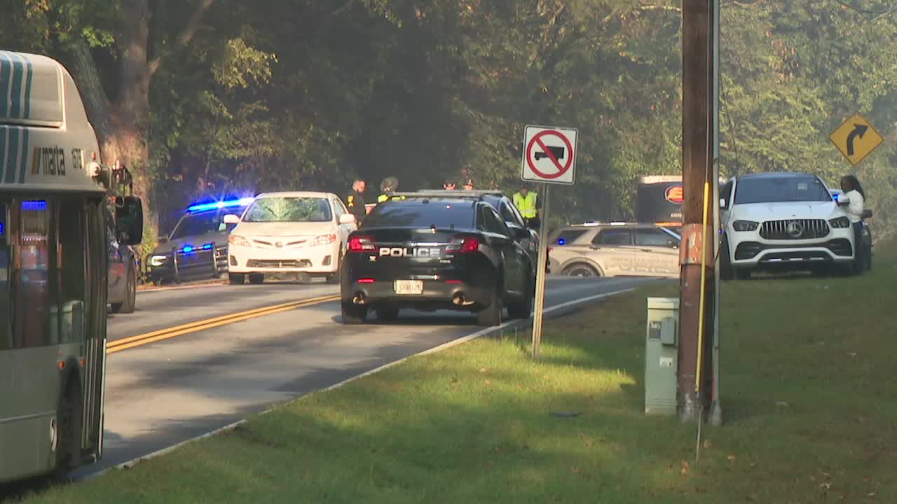 Police officer struck on Cascade Road in South Fulton