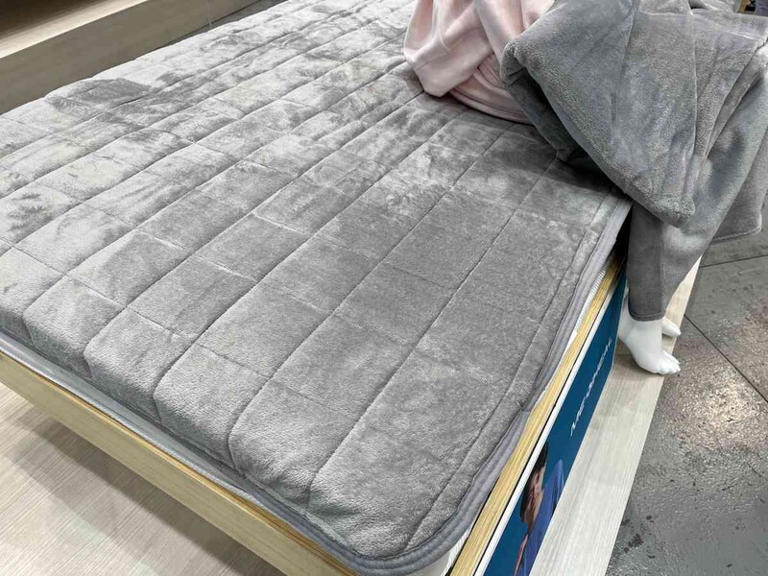 ワークマンの秋冬新作「敷パッド」があったかい♪大きさ＆ふかふか