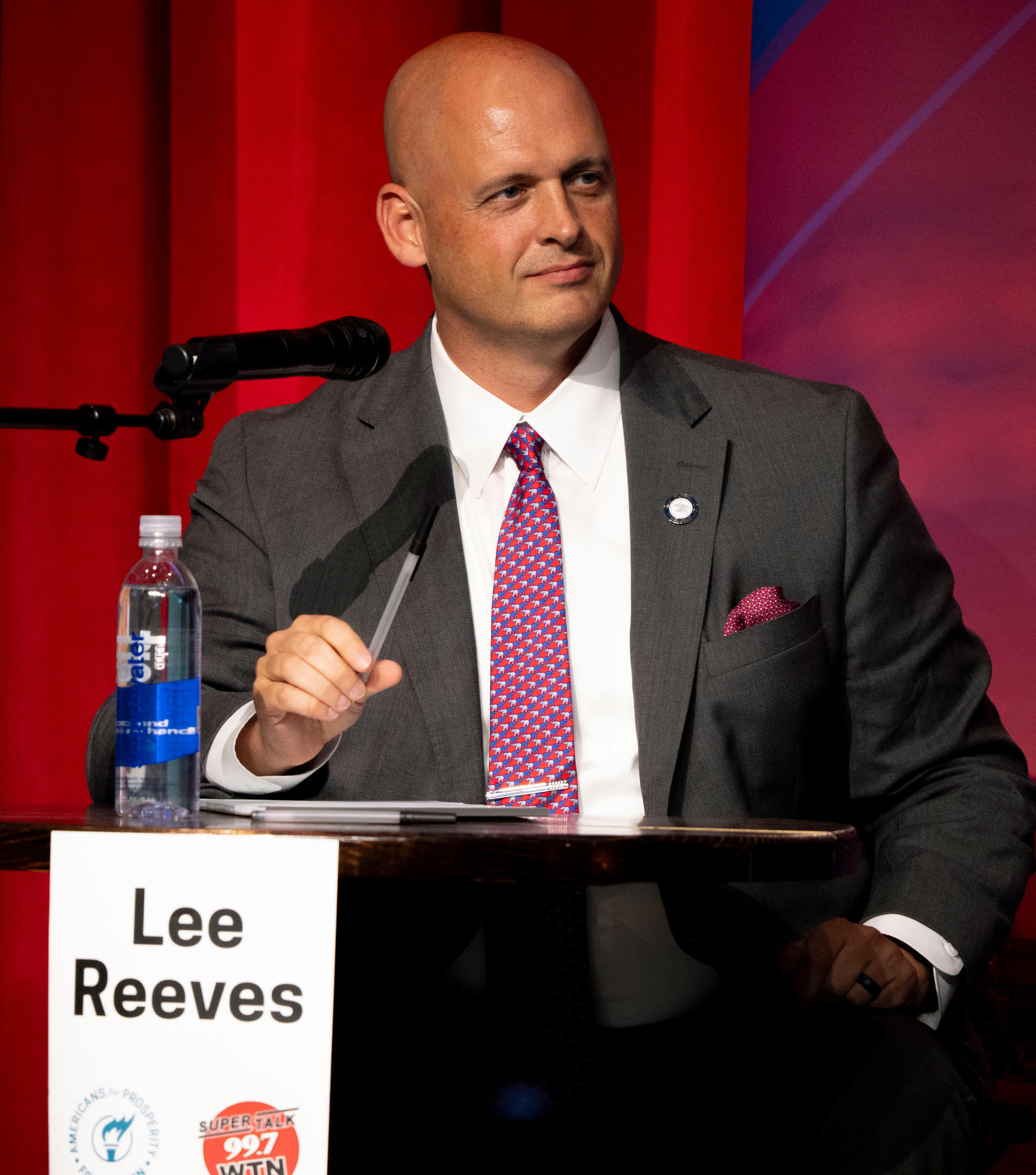 Lee, Green endorse Van Epps in 7th District GOP primary, Green's ex ...