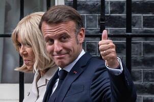 Brigitte Macron pronta a fornire prove scientifiche per dimostrare che