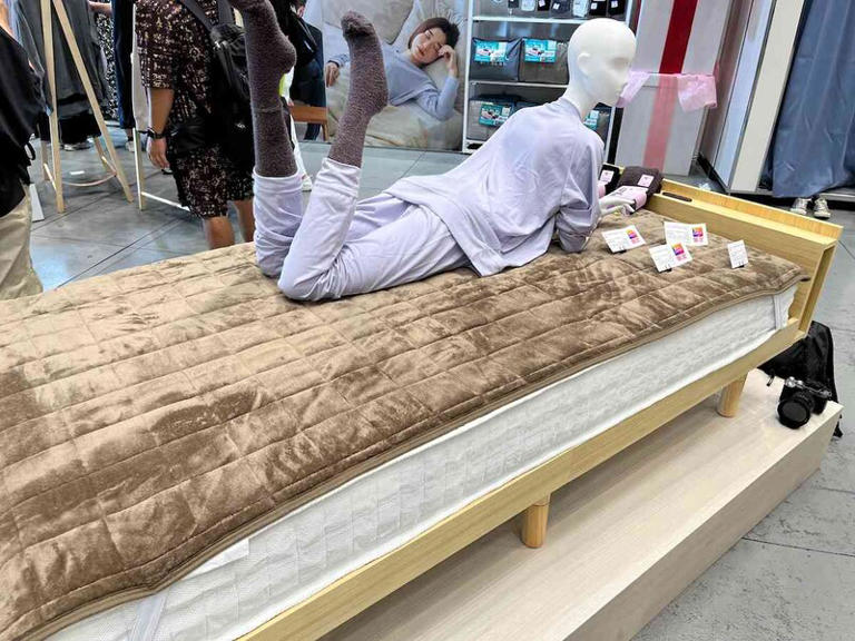 ワークマンの秋冬新作「敷パッド」があったかい♪大きさ＆ふかふか