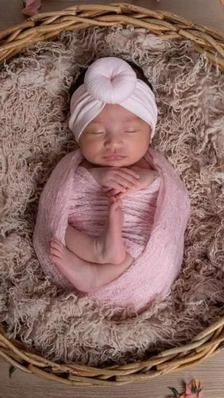 10 unique baby girl names with letter R