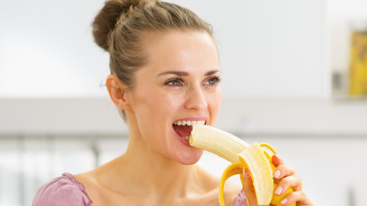 Eating A Banana At 11 Am Could Protect Your Heart And Lower Cholesterol ...
