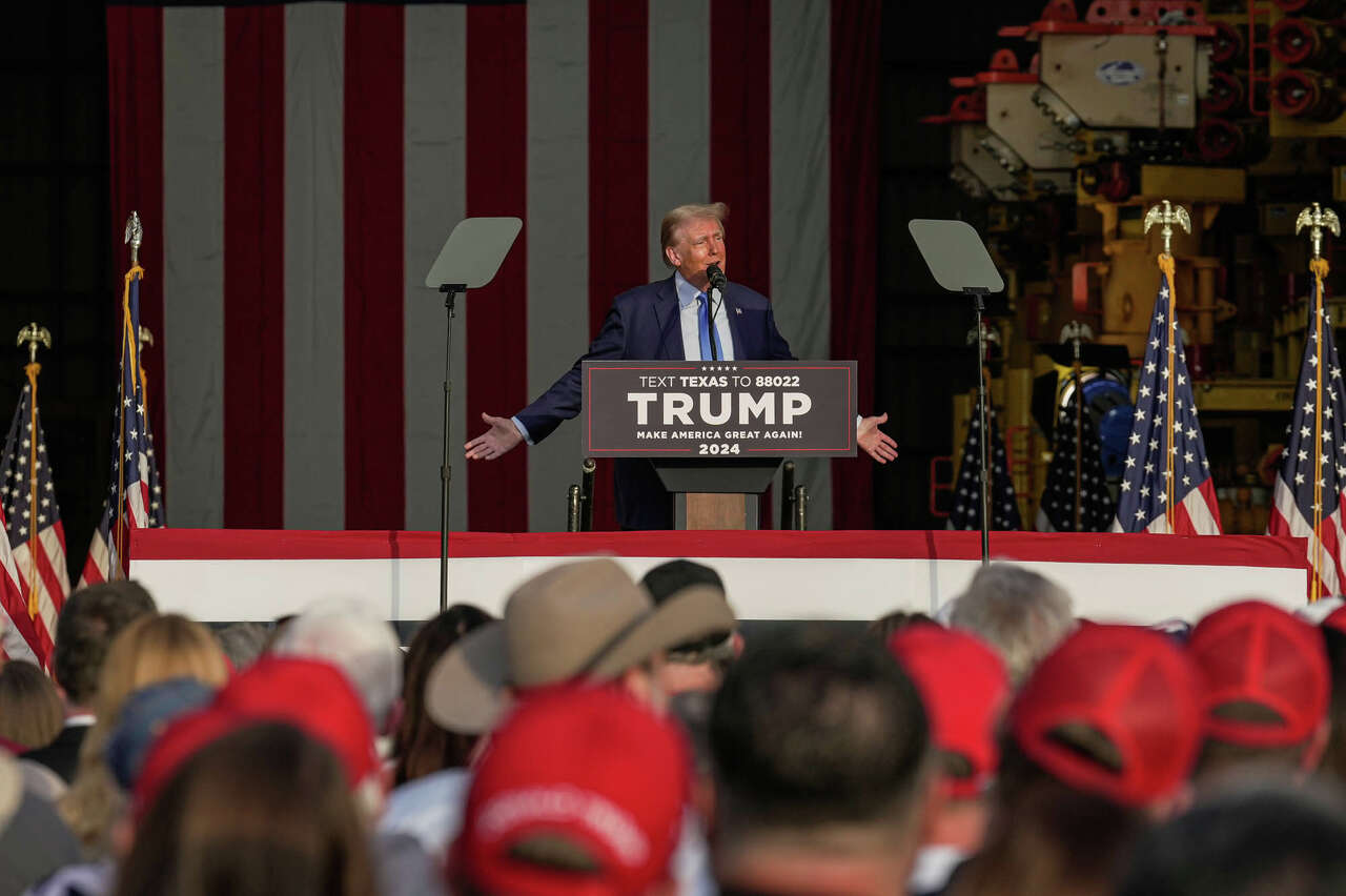 Federal judge blocks Trump refugee detention policy. What does it mean ...