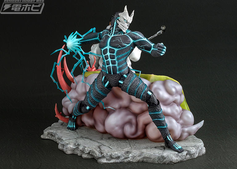 怪獣8号』より、怪獣8号と日比野カフカが背中合わせでフィギュア化！躍動