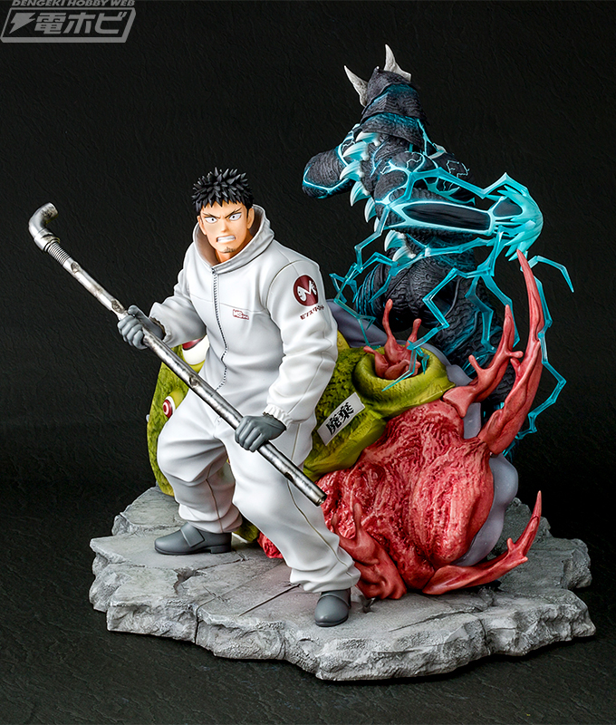 怪獣8号』より、怪獣8号と日比野カフカが背中合わせでフィギュア化！躍動