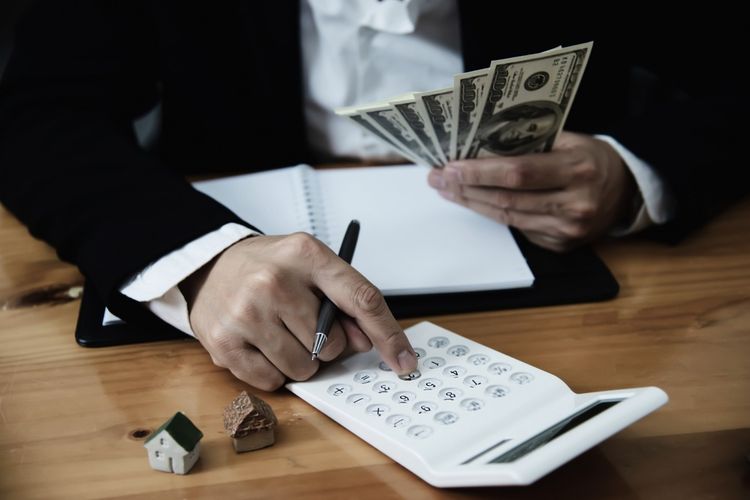 Empat Shio Ini Akan Lunas Utang! Ramalan Keberuntungan Finansial Akhir 2025
