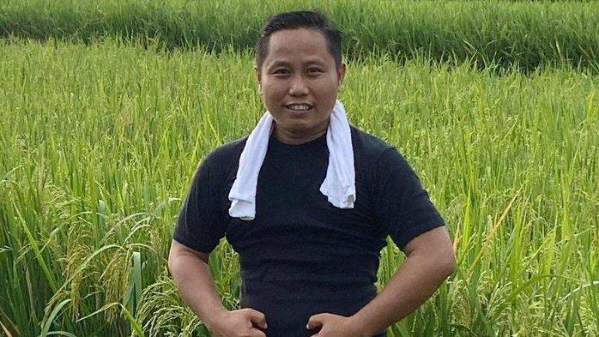 Jadi Petani, Ini 5 Potret Narji Saat Kerja di Sawah, Tak Masalah Kotor