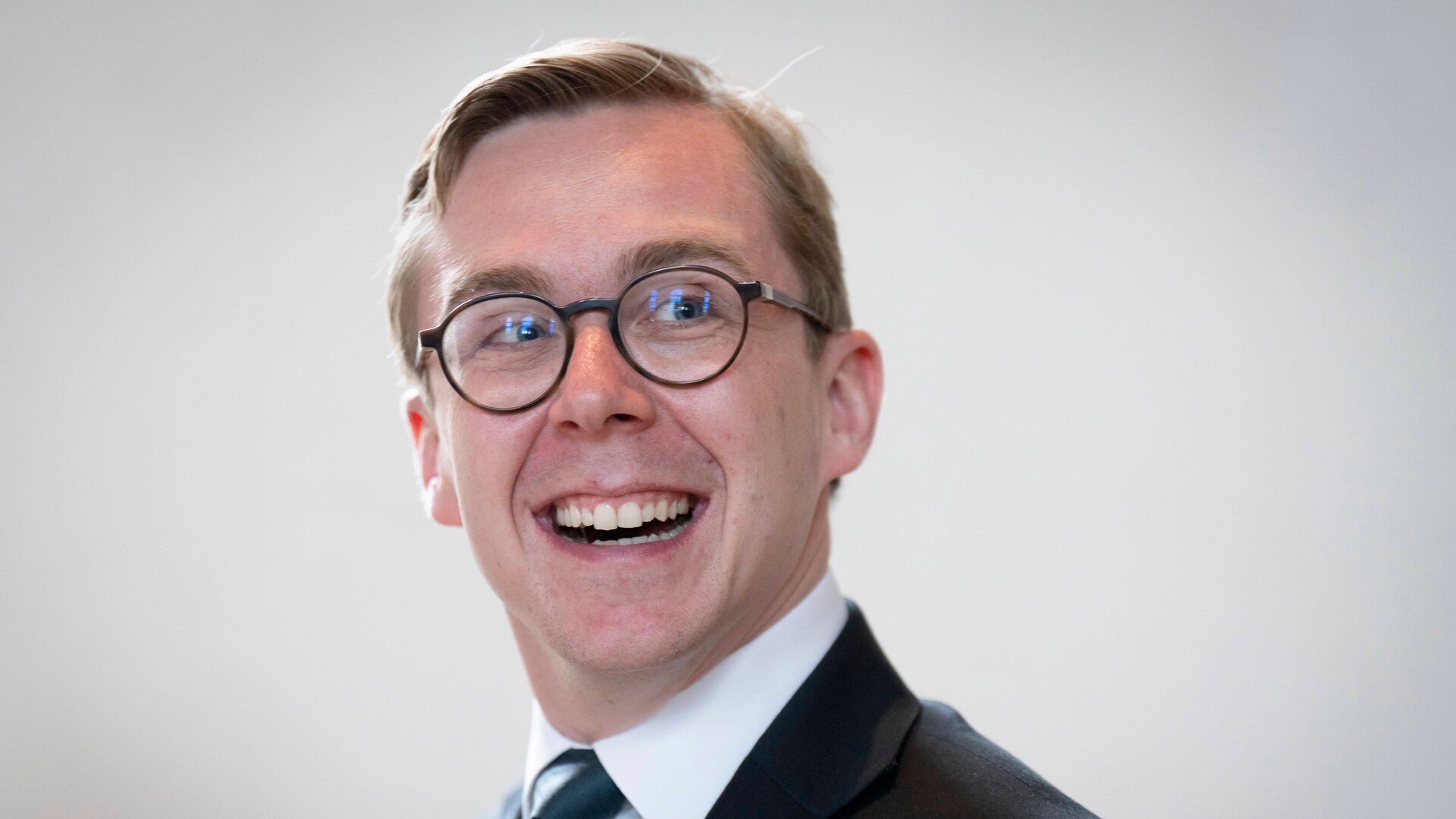 CDU Politiker Philipp Amthor Legt Glamour sen Auftritt Mit Seiner 