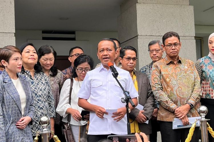 Menteri ESDM Bahlil: Shell, BP dan Vivo Setuju Beli BBM dari Pertamina
