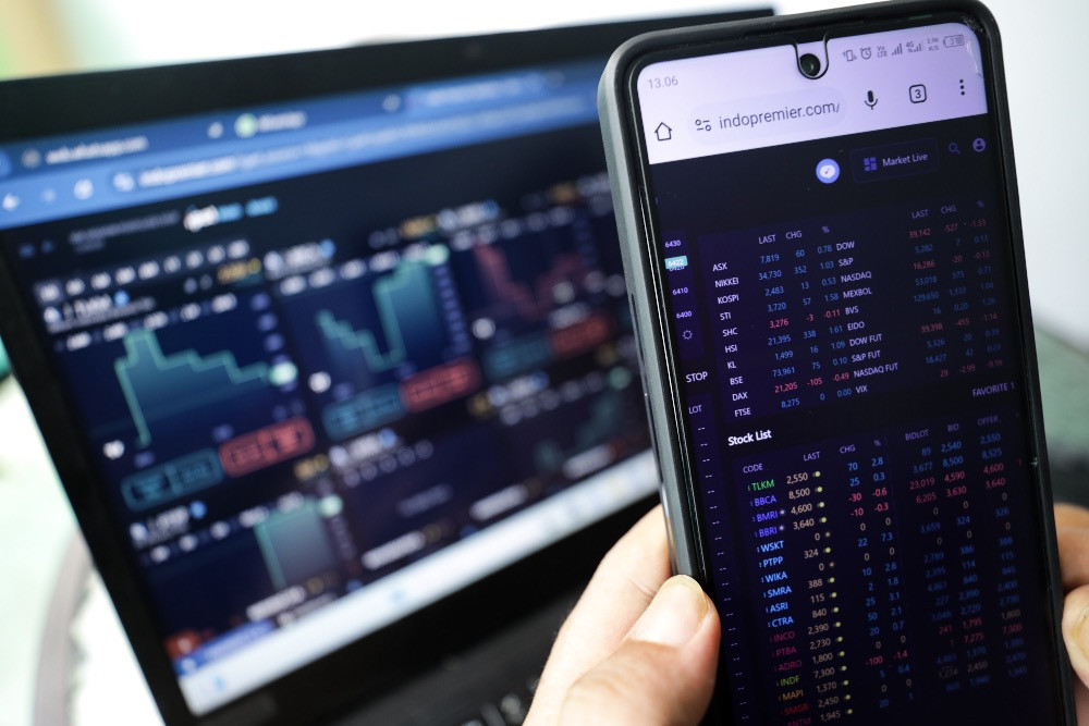 IHSG Rekor Baru 8.051, DSSA, BBCA, BRPT Jadi Pemimpin Saham