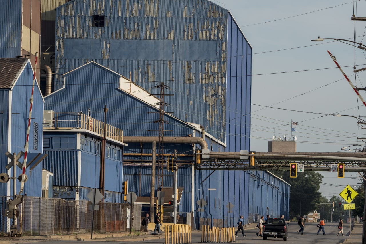 Trump Invokes ‘Golden Share’ to Block U.S. Steel Plans for Illinois Plant