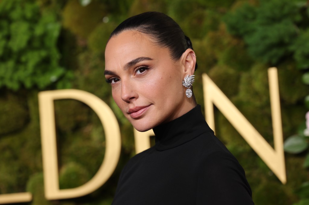 Gal Gadot to Receive Hollywood Icon Award at Women's Guild Cedars-Sinai ...