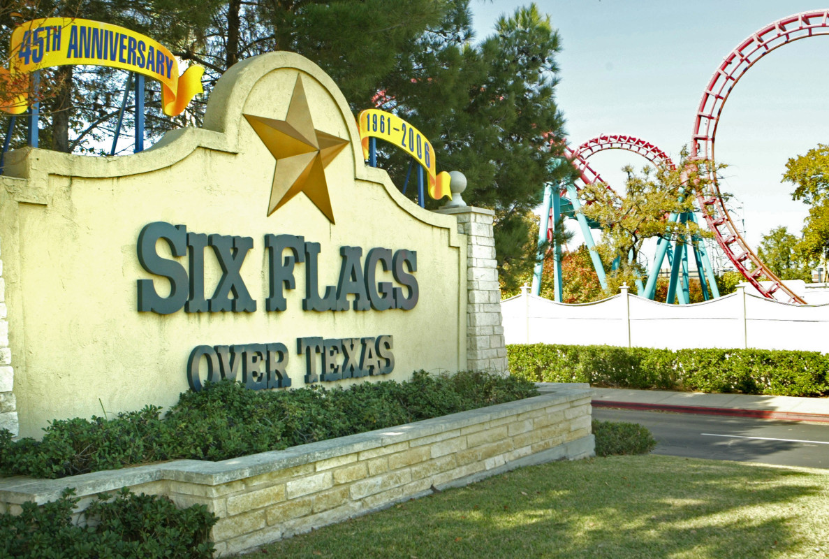 Six Flags just retired an iconic ride and is replacing it with a ...