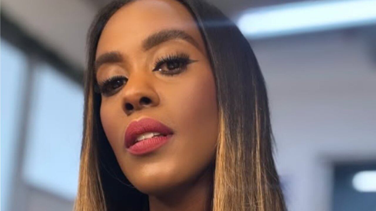 Claudia Lozano, presentadora de 'Noticias Caracol', hospitalizada por una  cirugía; está en UCI “luchando por su vida”