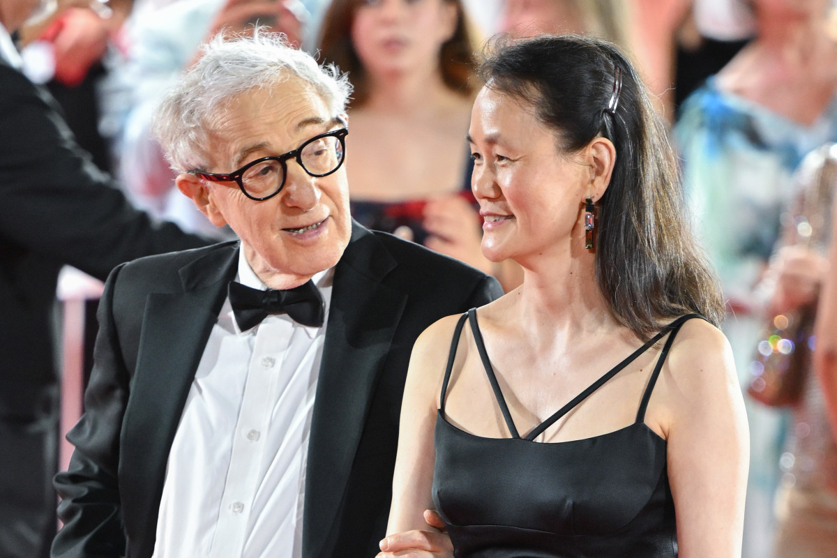 Woody Allen Makes Rare Comments About Marriage to Wife SoonYi Previn(01)